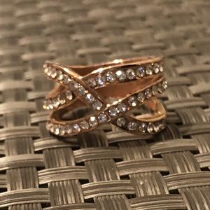 BEAUTIFUL 3 STRAND TWIST DESIGN WITH CRYSTAL ACCENTS RING IN ROSE GOLD SIZE  8